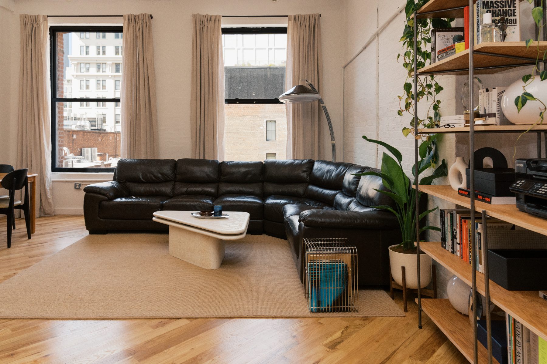 The main room at ℅